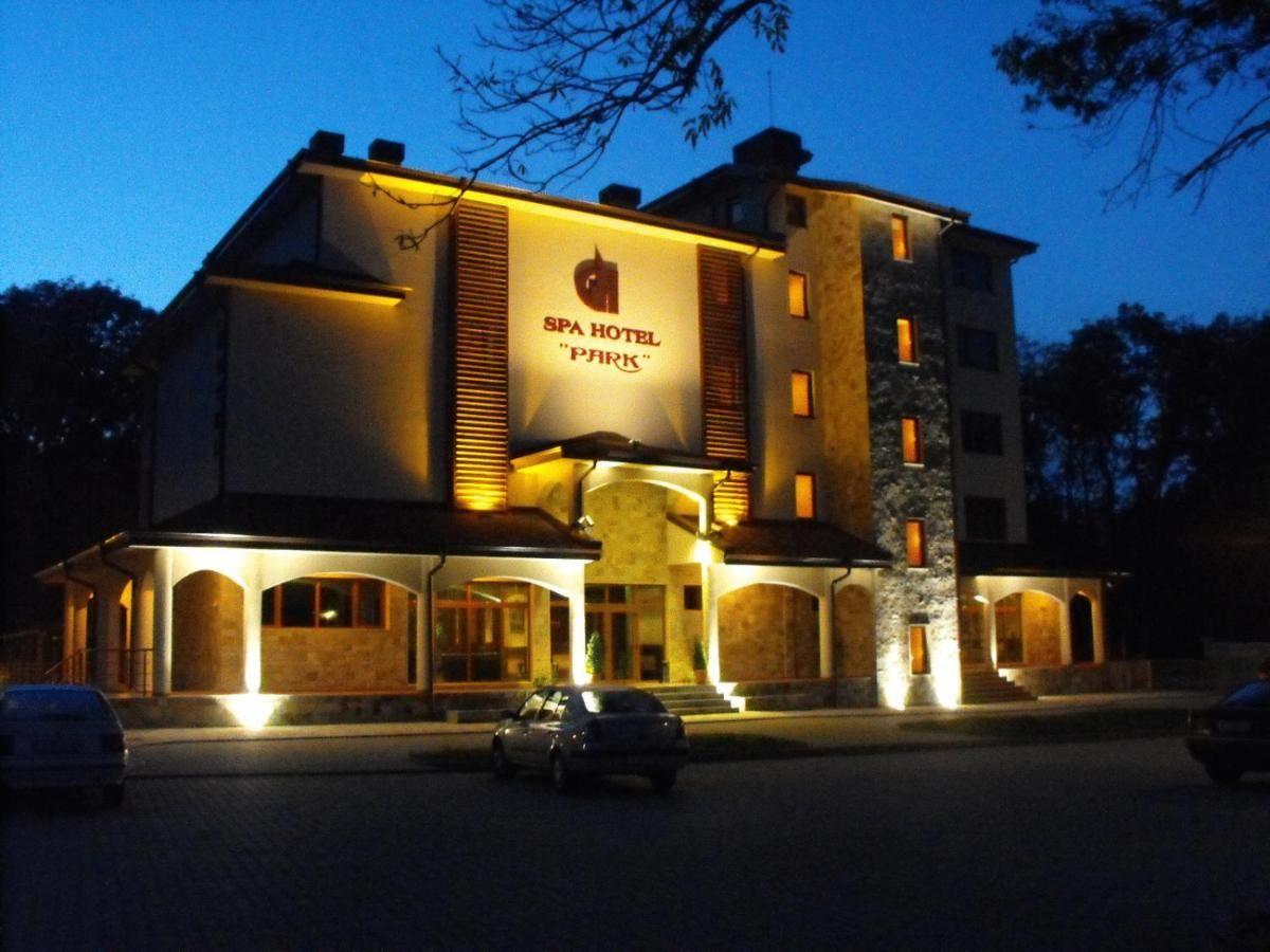 Отель Hotel Park Карнобат-6