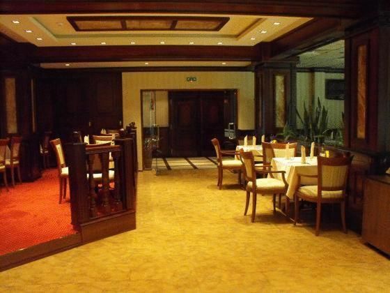 Отель Hotel Park Карнобат-11